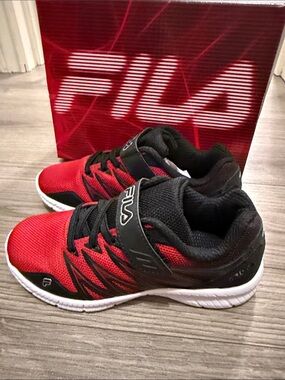 fila fantom 8 strap kid sneaker